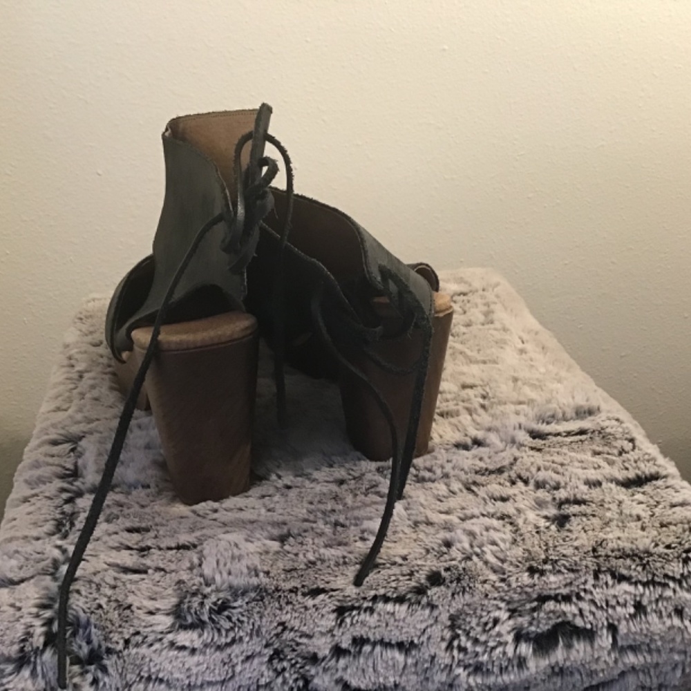 Free People Clogs - Picture 2 of 4
